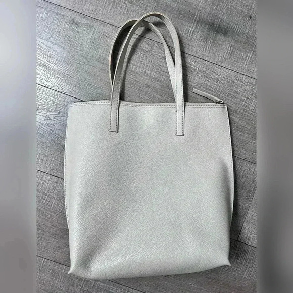 Mark Graham Grey EVERYDAY ITALIAN LEATHER
ZIPPER TOTE LIKE NEW - Picture 6 of 6